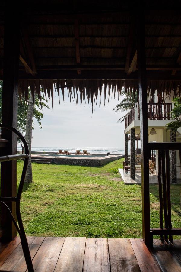 The Ujung Bocur Bungalows Krui Extérieur photo